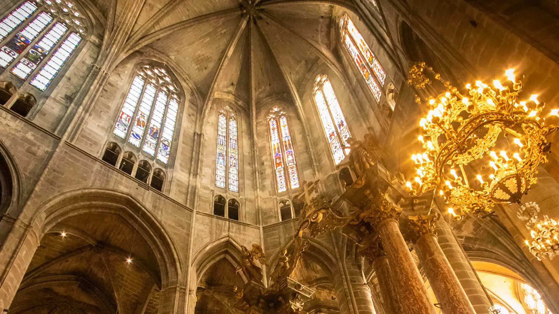 Intérieur de la cathédrale Saint-Just et Saint-Pasteur